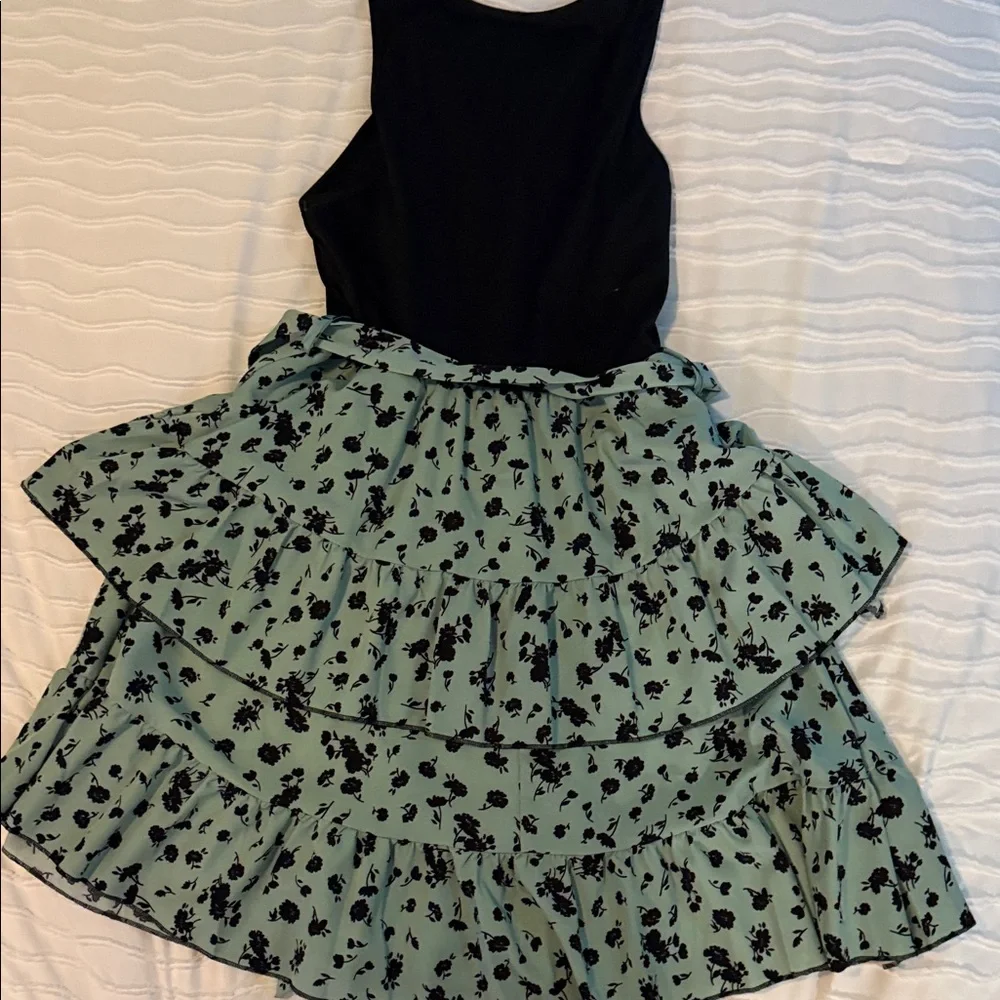 SHEIN Asymmetrical Black and Green Dress - Picture 3 of 4